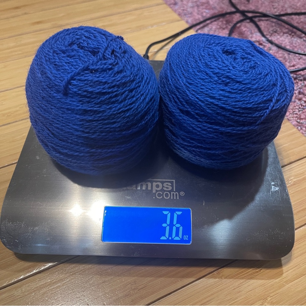 💄 FREE w/ purchase Bright blue wool yarn Fingering Wooly 102g